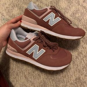 women’s new balance sneakers